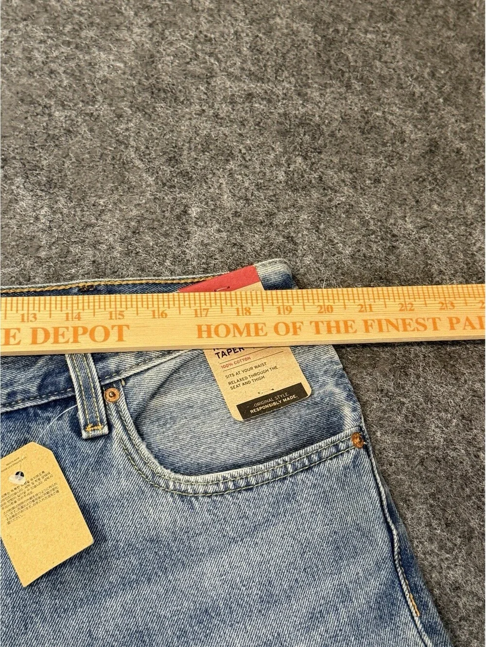 Levis 550 92 Relaxed Taper Jeans Mens 38x30 Distressed Paint NWT A3418-0010